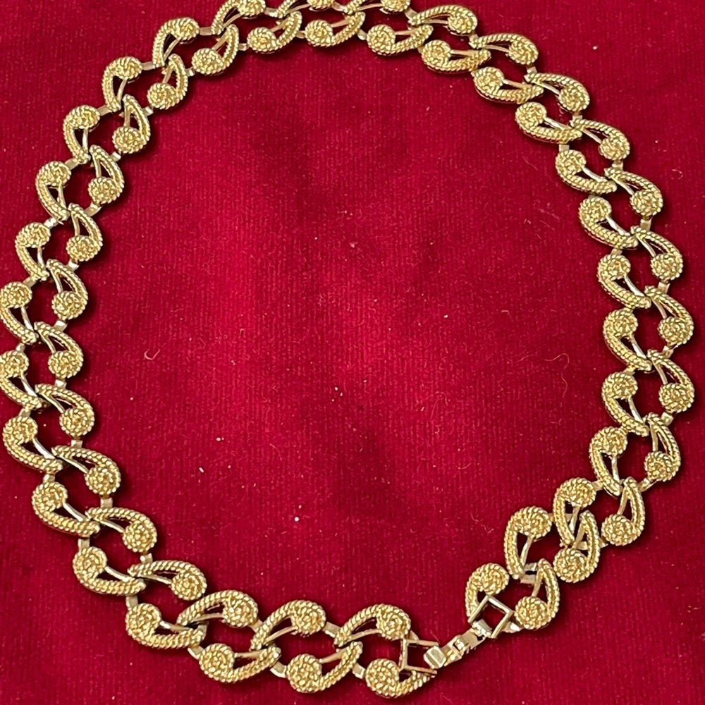 Elegant Gold Chain Necklace